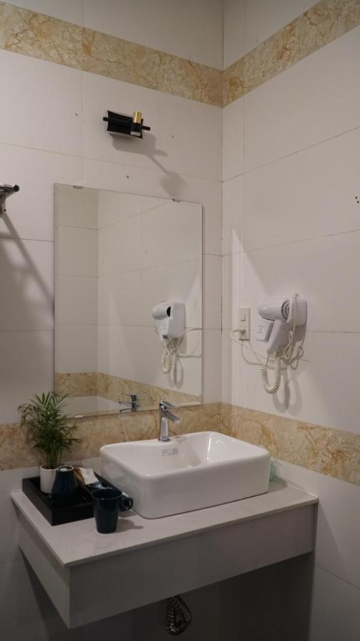 הו צ'י מין סיטי Bros Hotel מראה חיצוני תמונה