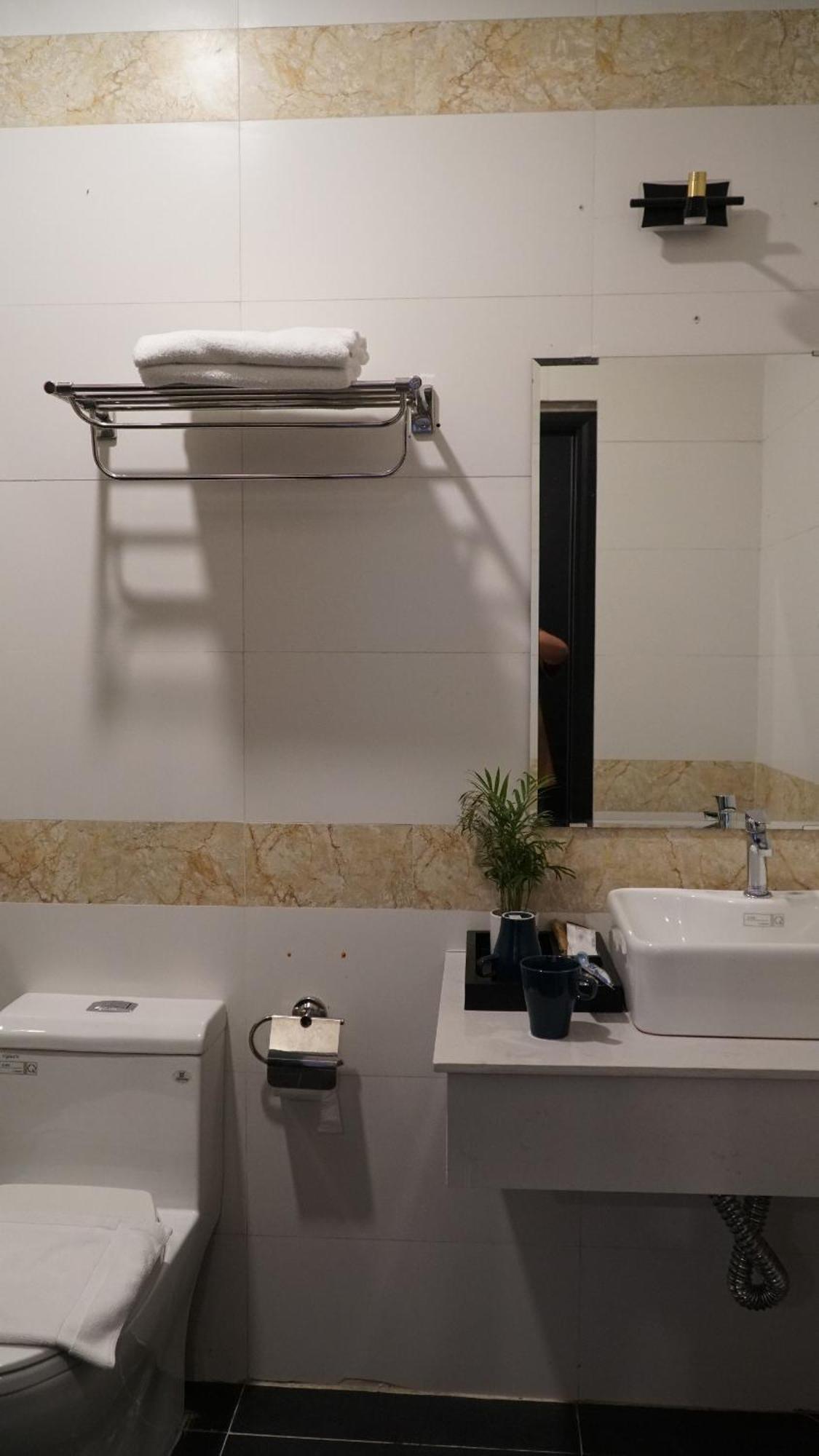 הו צ'י מין סיטי Bros Hotel מראה חיצוני תמונה